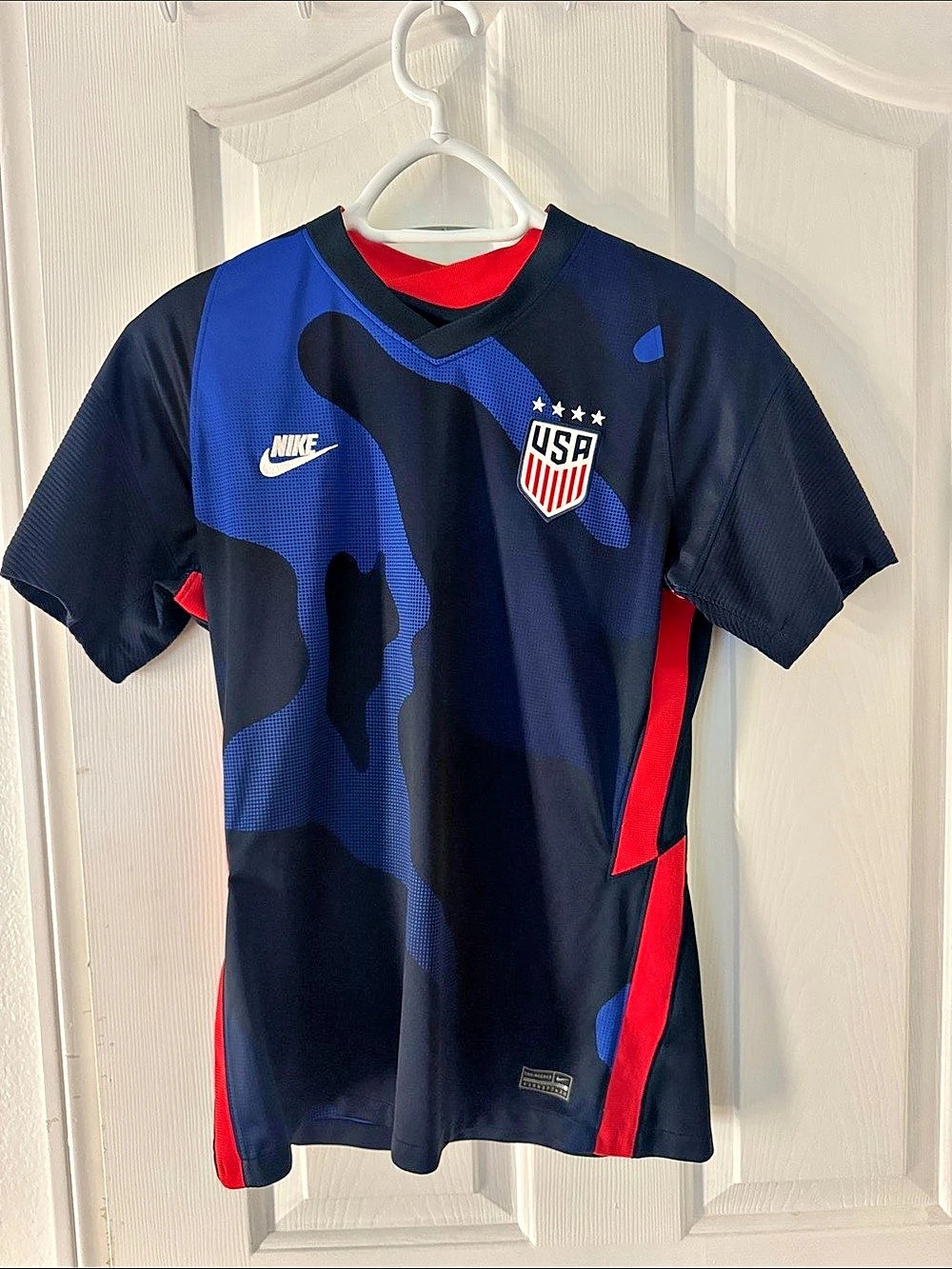 Nike USA 2020/21 Away Stadium Soccer Jersey Blue & Red Medium
